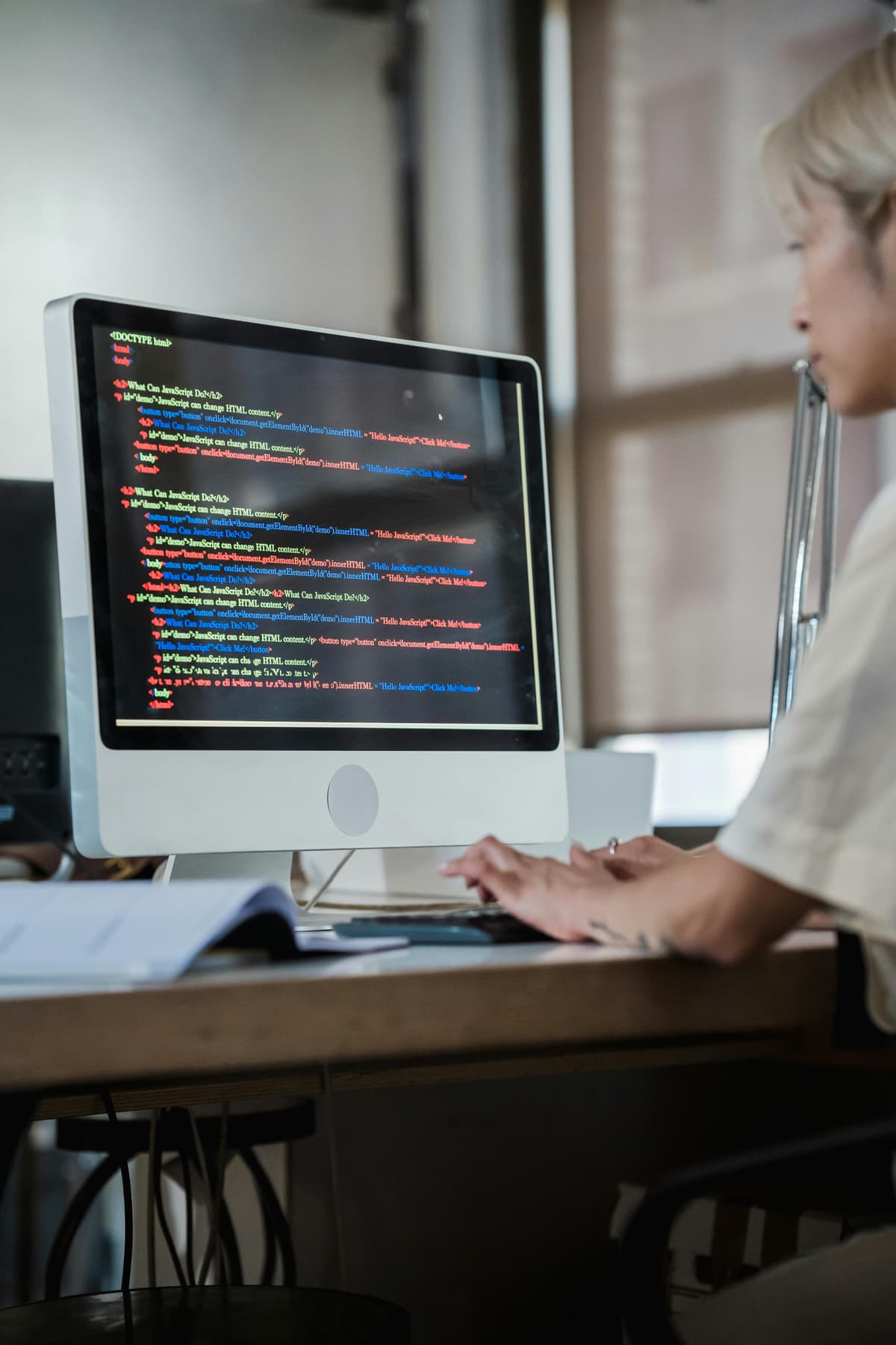Pydantic vs Dataclasses: Python Data Validation Comparison