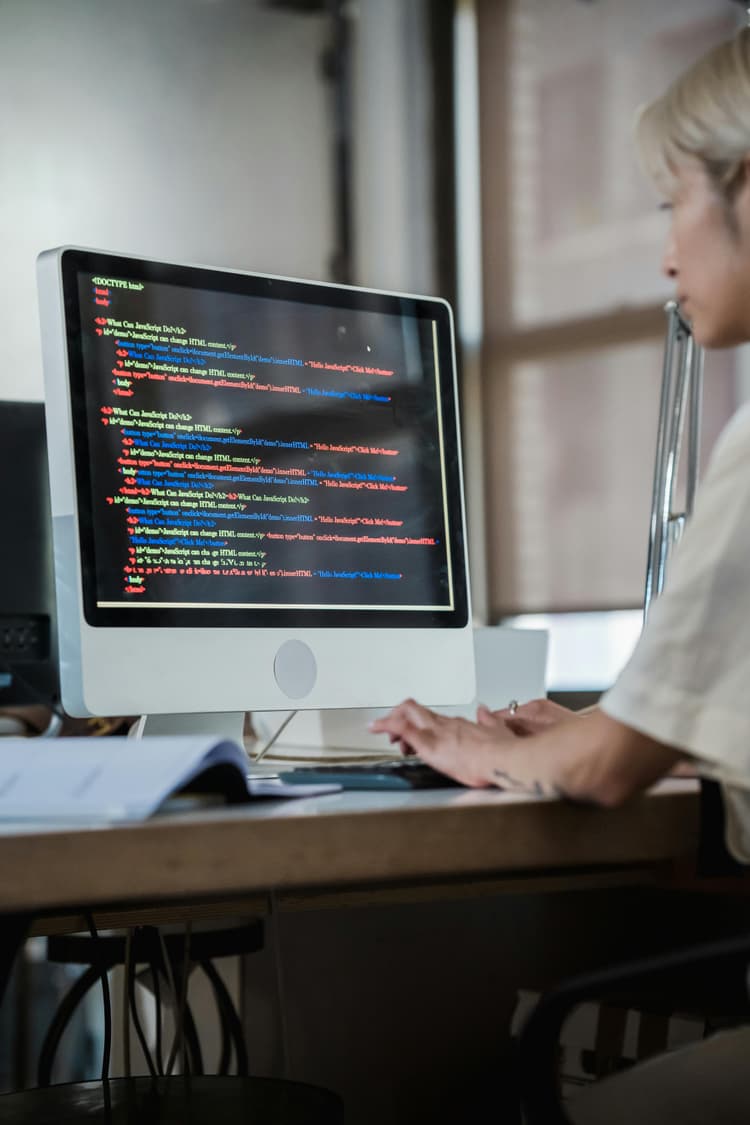 Pydantic vs Dataclasses: Python Data Validation Comparison